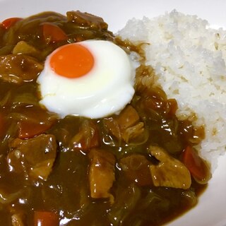 リメイク♪豚のオイスター生姜煮の半塾卵のせカレー♡